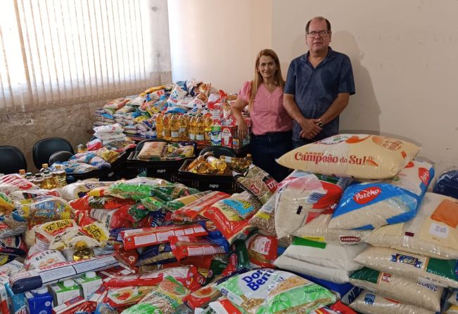 Jogo das Estrelas arrecada grande quantidade de alimentos que serão encaminhados à famílias carentes