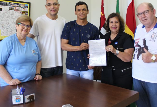 Prefeita doa terreno para construção da sede do Centro de Artes Marciais Isaburo Suto