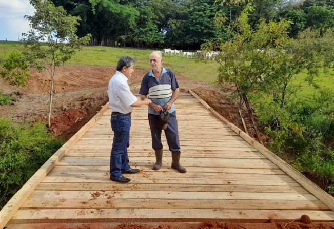 Departamento de Obras refaz ponte do bairro Can Can