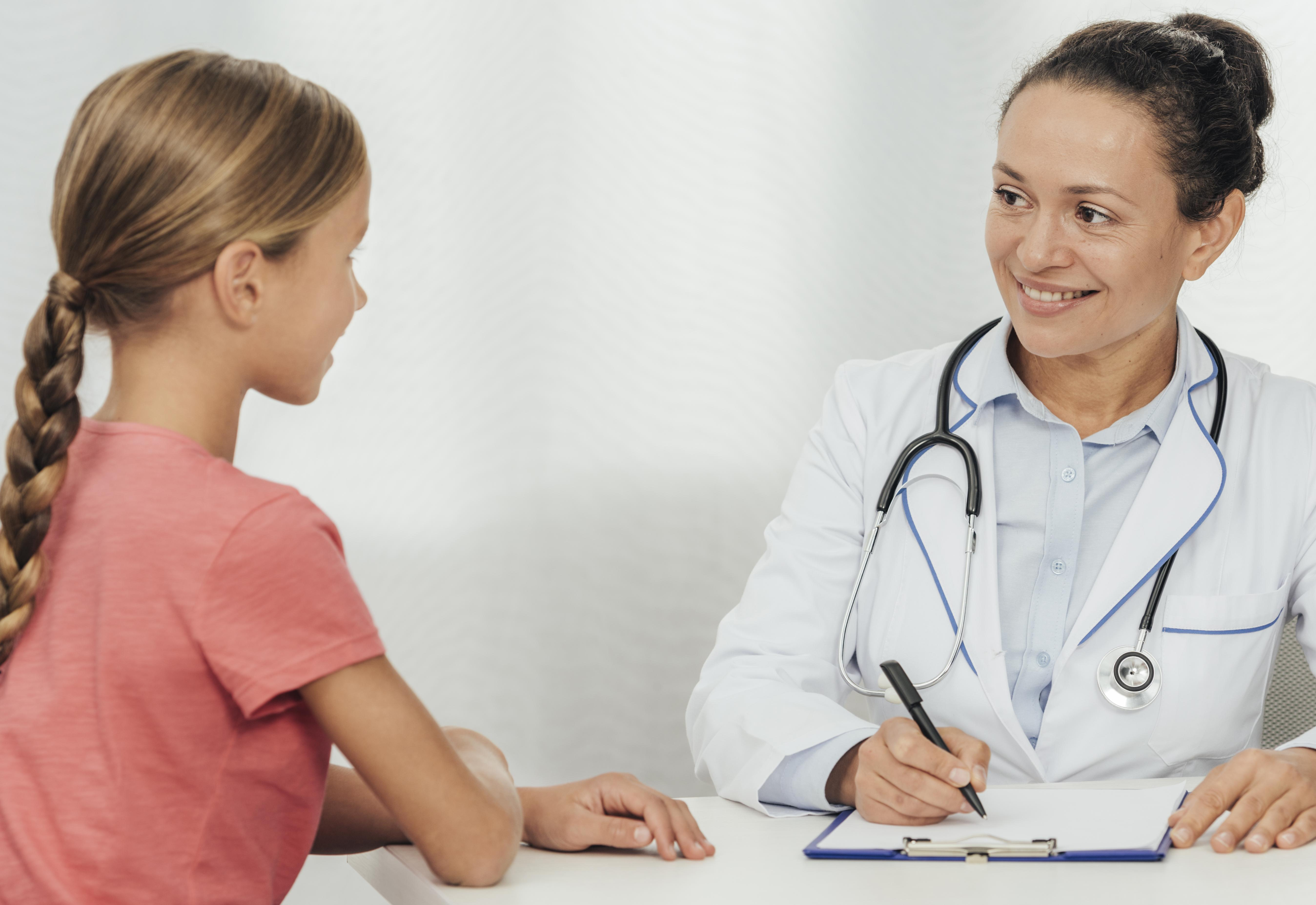 Primeira Consulta ao Ginecologista: Tudo o Que Jovens e Pais Precisam Saber