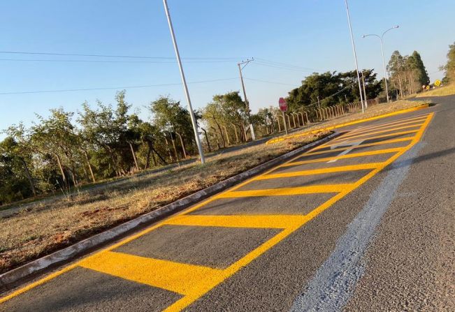 Sinalização próxima ao balneário é renovada