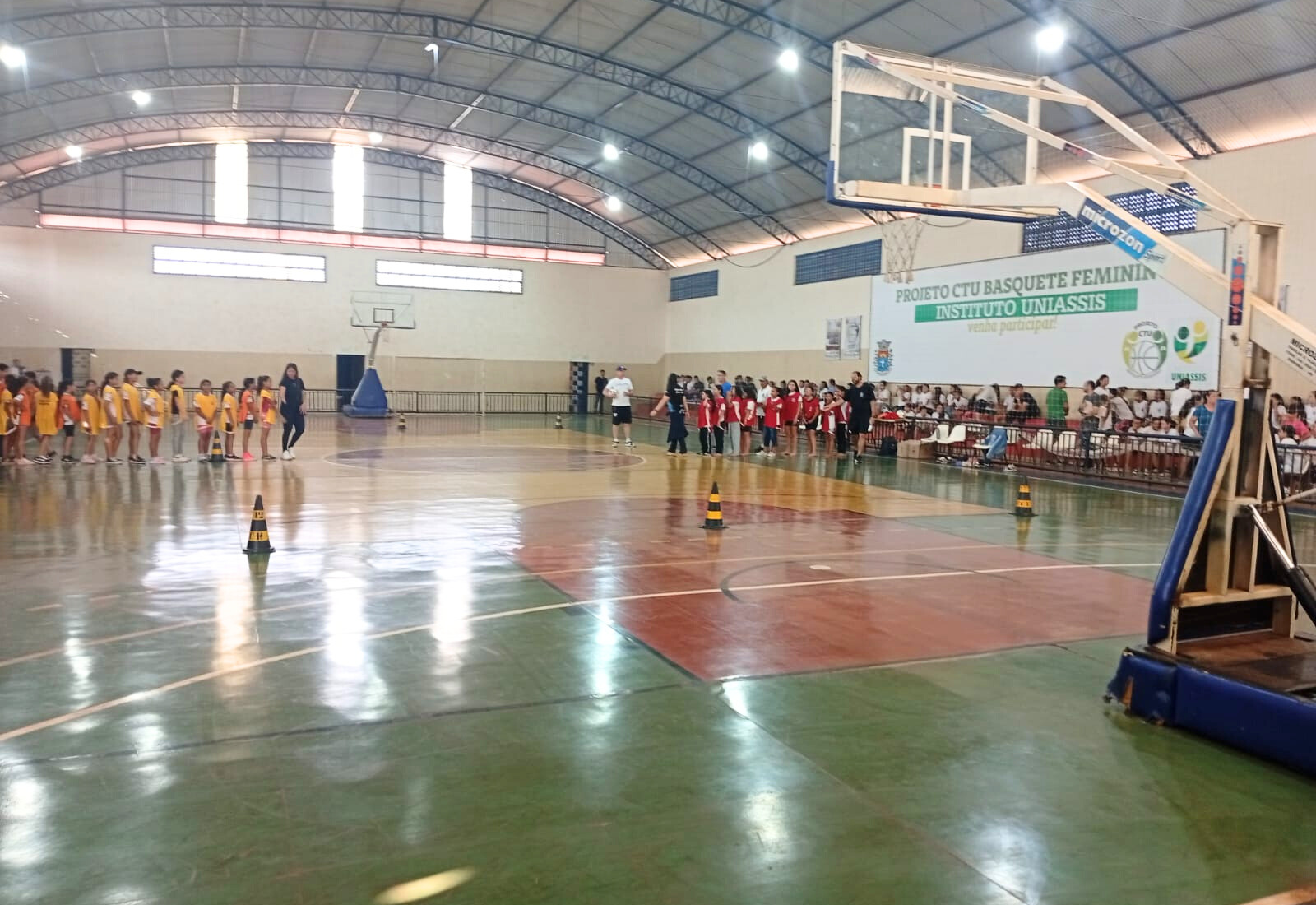 Jogos Escolares reúnem 800 alunos e celebram integração pelo esporte em Paraguaçu 