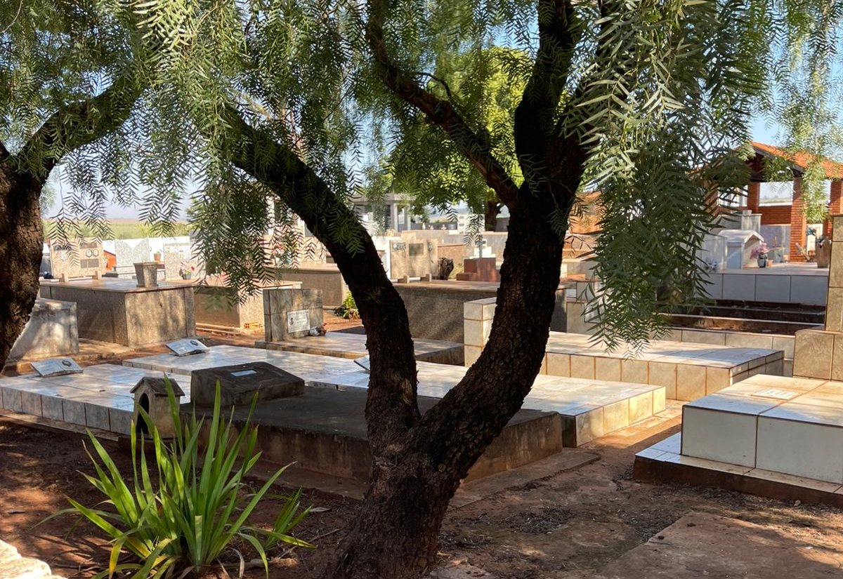 Manutenção no Cemitério de Roseta reforça cuidado com a saúde pública e o bem-estar da comunidade