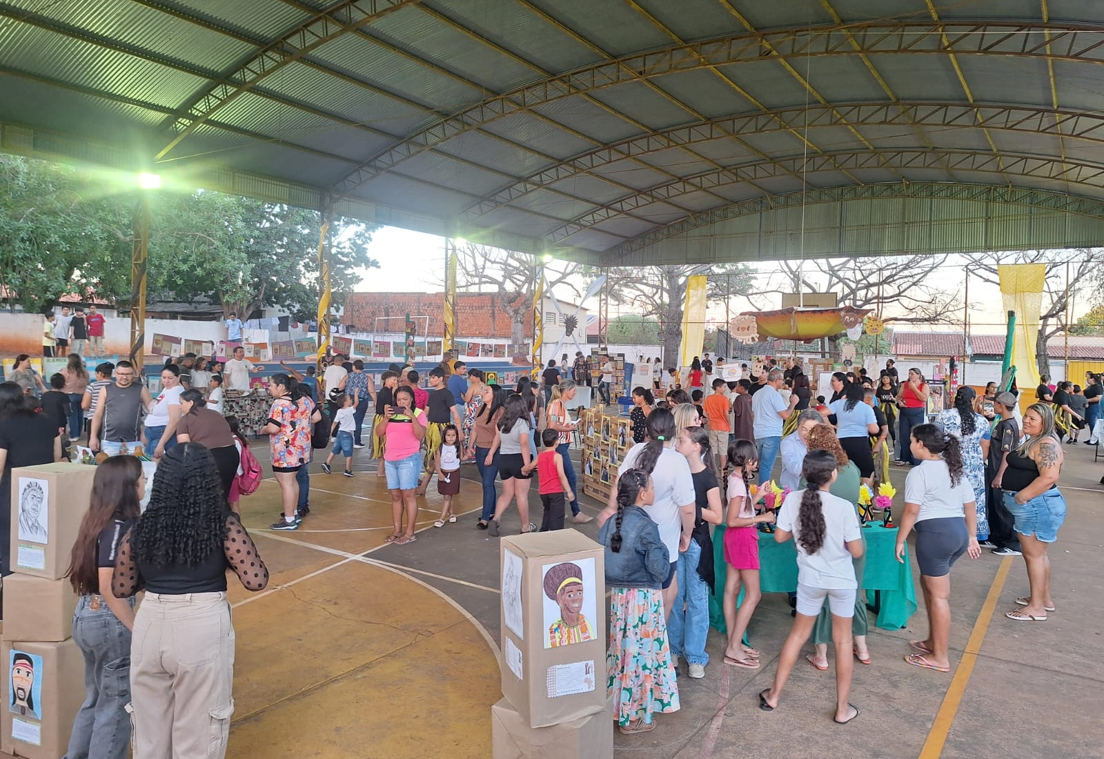 Escola Cléia Caçapava promove projeto antirracista e encerra atividades com Mostra Cultural
