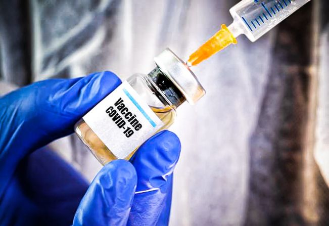 Vacinação amanhã inclui cuidadores de idosos  