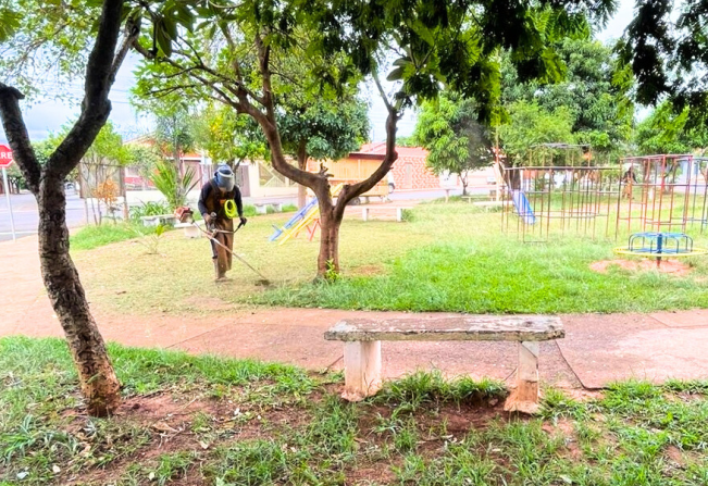 Ações da operação de limpeza em locais coletivos da cidade chegam à Praça do Lapa