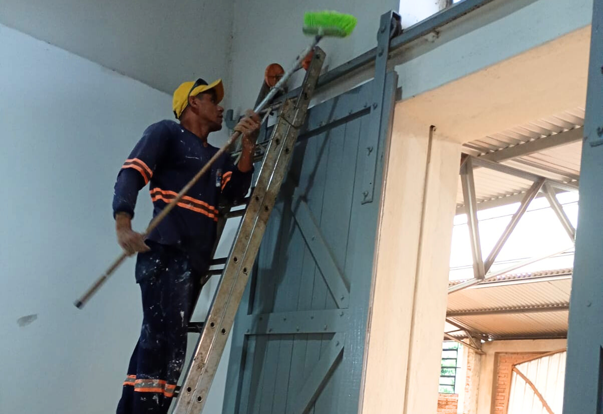 Secretaria de Cultura: Sala do prédio onde está a locomotiva Maria Fumaça ganha nova pintura