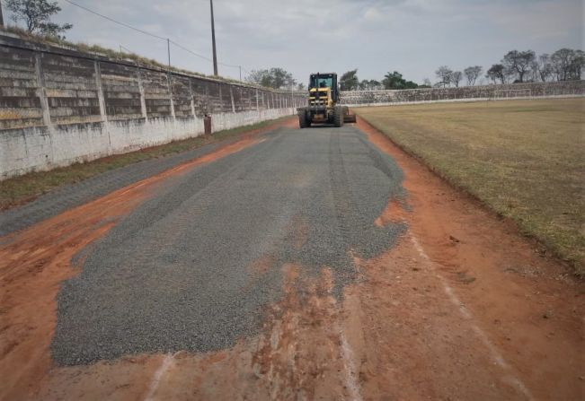 Esportes revitaliza pista no Estádio Municipal