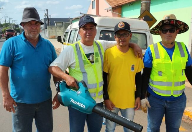 Departamento de Trânsito recebe novo equipamento para auxiliar no serviço de pintura de vias