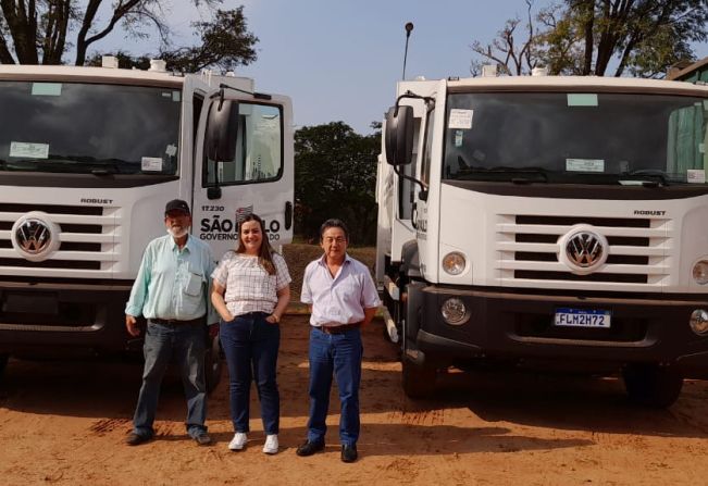 Prefeitura recebe 2 Caminhões Coletores/Compactadores 0 km