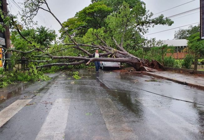 Paraguaçu decreta situação de emergência após vendaval