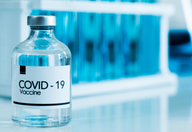 Amanhã à tarde tem drive-thru para idosos de 64 anos