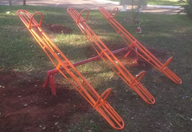 Prefeitura Municipal de Paraguaçu Paulista instala playground na Praça da Bíblia