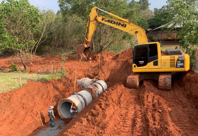 Prefeitura inicia as obras de drenagem na Rua Alegre