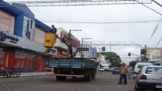 EnCanto de Natal:  tem chegada do Papai Noel com decoração natalina acesa em toda a cidade