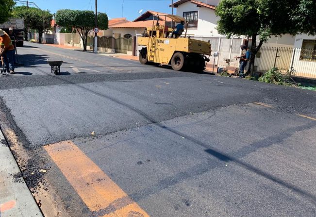Faixas elevadas são instaladas na área central 