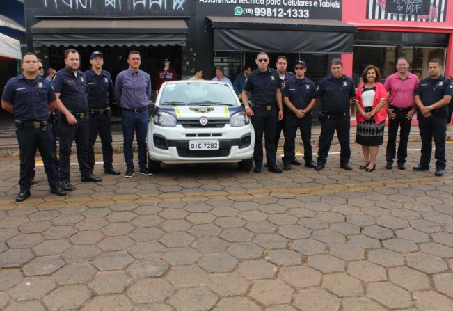 Prefeita Almira entrega nova viatura para Guarda Municipal