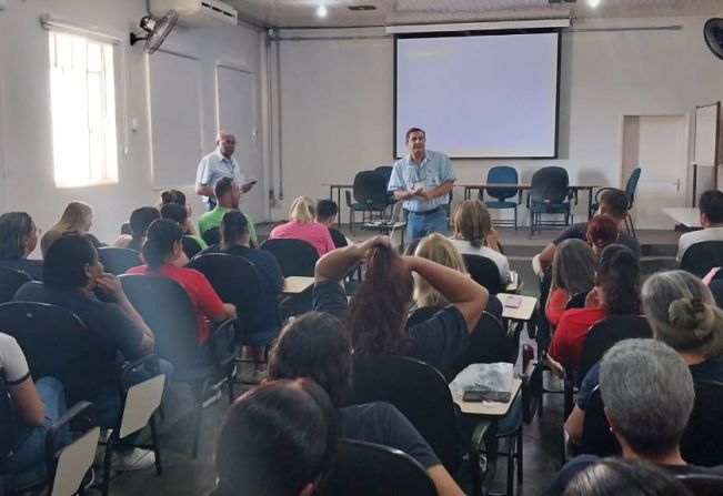 Agentes participam de treinamento com equipe técnica da GVE de Assis 