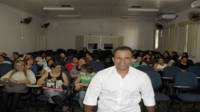 Departamento de Educação promove palestras visando a melhoria da qualidade de vida dos servidores