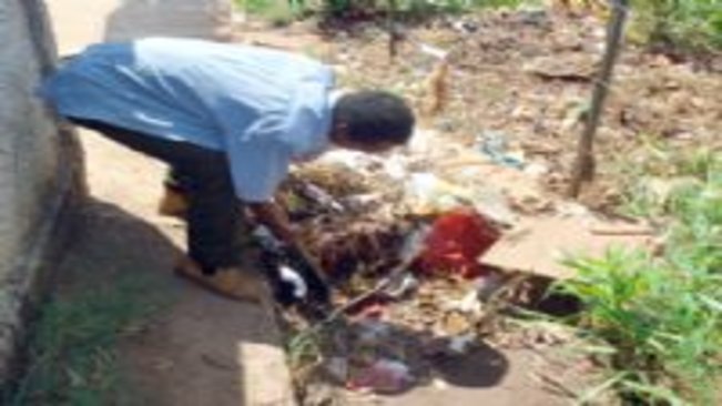 Prefeitura vai denunciar ao Ministério Público pessoas que descartam lixo em vias públicas
