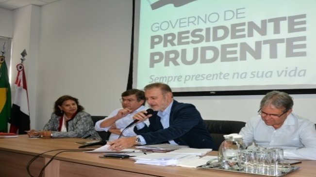 Prefeita Almira participa de reunião do Consórcio Intermunicipal de Resíduos Sólidos