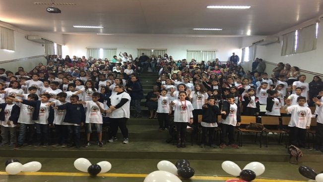 Formatura do PROERD agita estudantes da rede municipal de ensino
