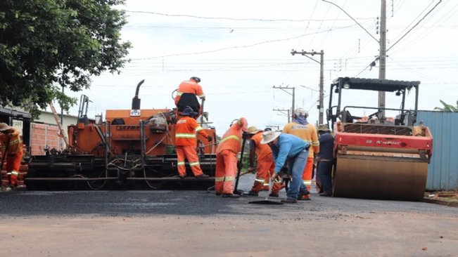 Tapa-buraco é concluído na Rua Tokow Yamada, na Vila Nova
