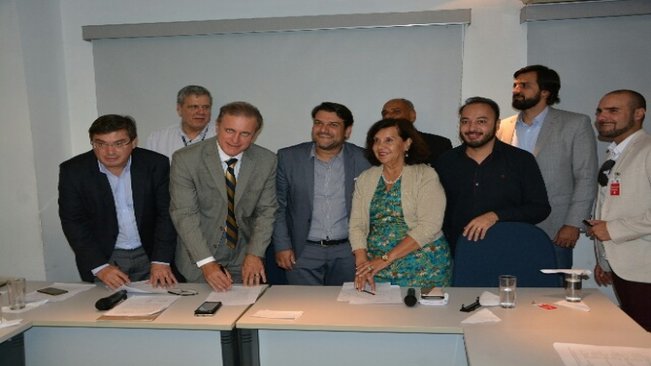 Prefeita Almira assina estatuto de consórcio para construção de aterro intermunicipal