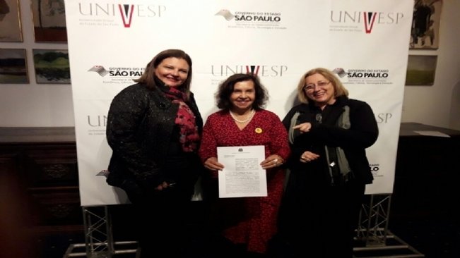 Prefeita Almira assina convênio com a Univesp no Palácio dos Bandeirantes