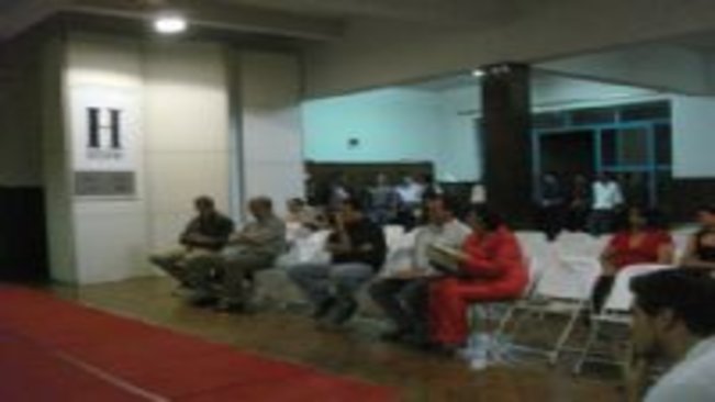 Garotas dão show de beleza na apresentação da Rainha do Rodeio à imprensa e familiares