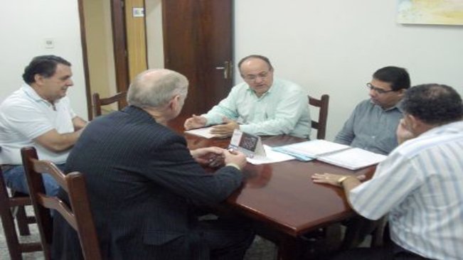 Câmara aprova em 1º turno projetos do prefeito de abono salarial e cartão alimentação ao servidor público de Paraguaçu